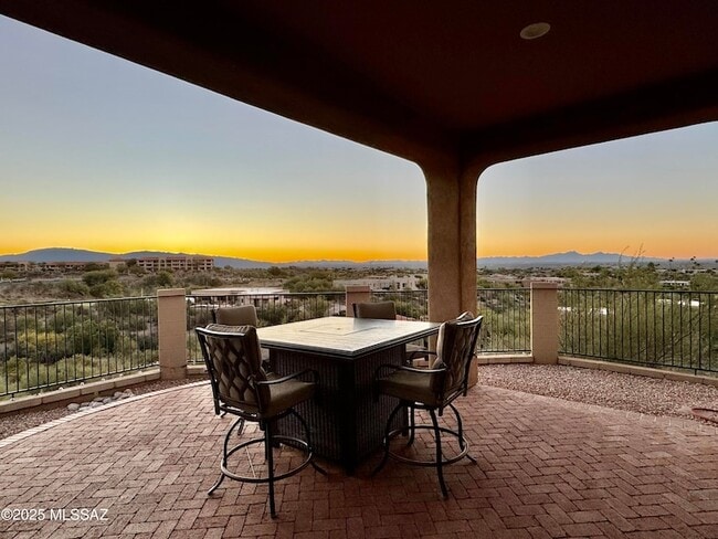 Building Photo - 5926 N Campo Abierto