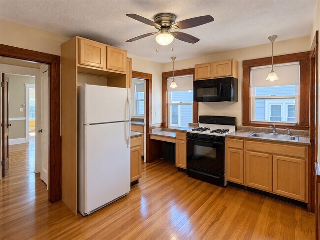 14 Irvington Rd Unit 1
