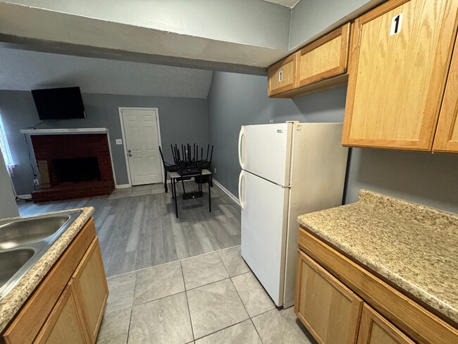 Photo - Room in Apartment on River Park Dr