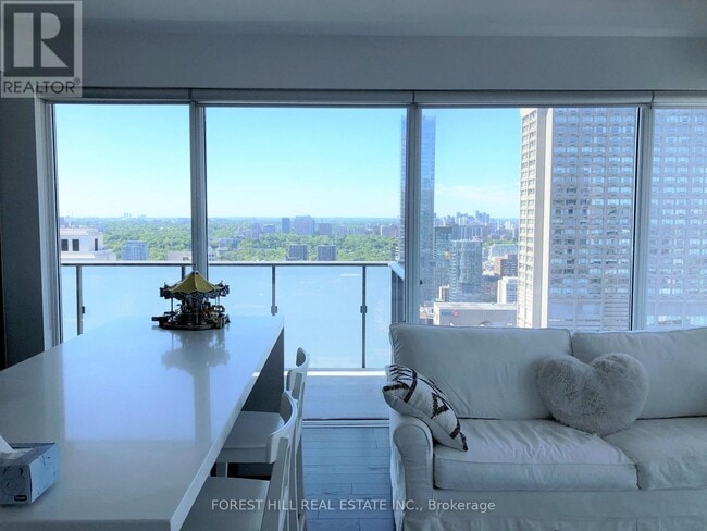 Photo - 1080 Bay St. Unit 4010