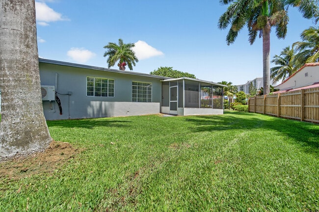 Photo - 326 191st St