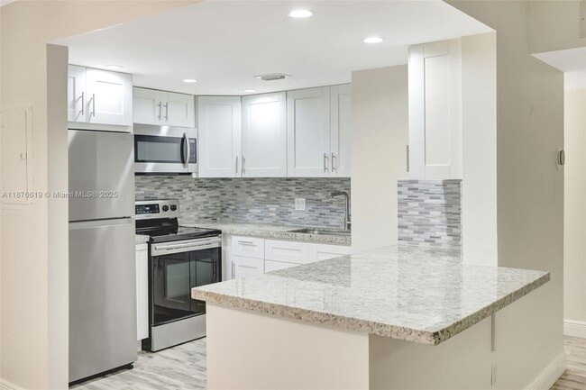 Building Photo - 7925 SW 86th St Unit 903 Rental