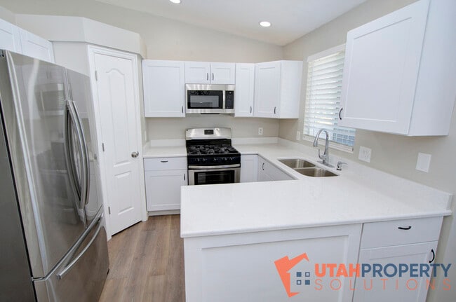 Photo - 6528 S 520 W