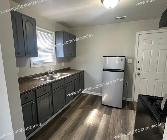 Building Photo - Newly Renovated 2-Bedroom • 1-Bathroom Home