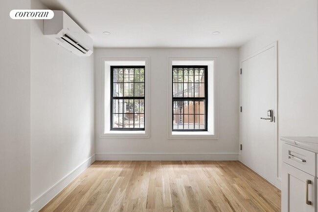 Building Photo - 384 Hancock St Rental