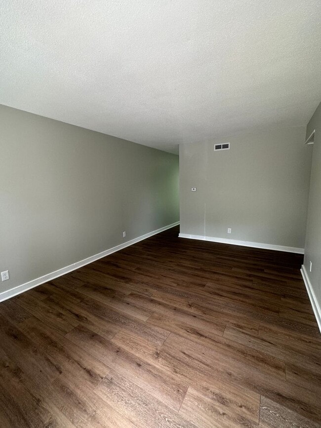 Photo - 2263 U.S. 52 (W Unidad 2263 US 52 W Apt C