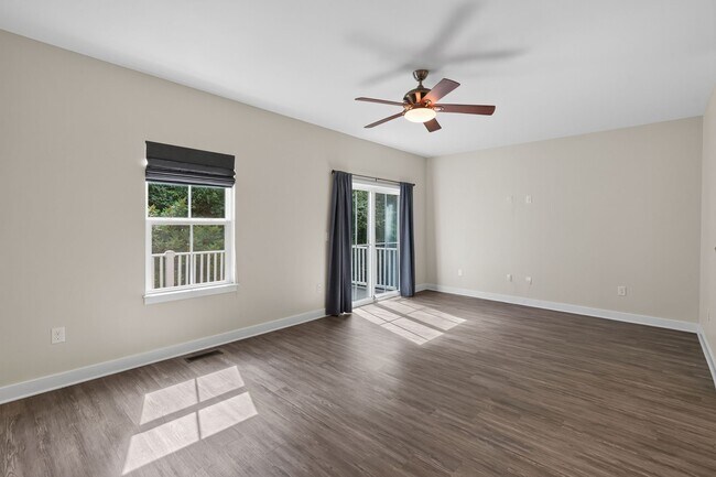 Photo - 949 Centurion Cir