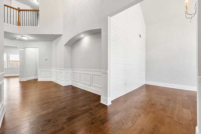 Photo - 5230 Scenic Valley Dr