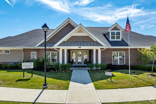 Centro Comunitario - The Flats on Houk