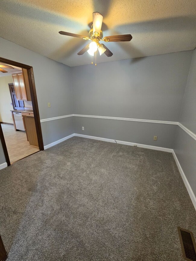 Photo - Great Home in a Cul-de-sac For Rent.