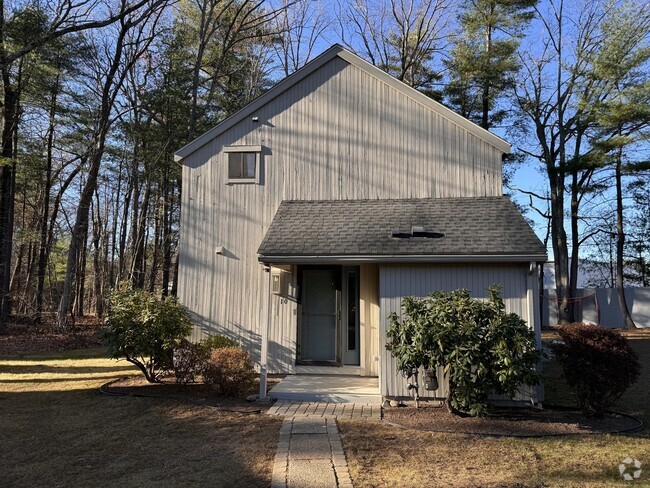 Building Photo - 10 Gray Pine Common Rental