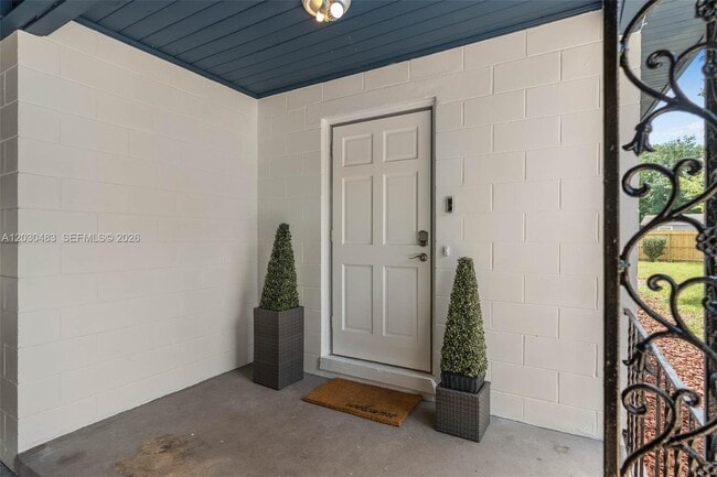 Photo - 4255 Wee St
