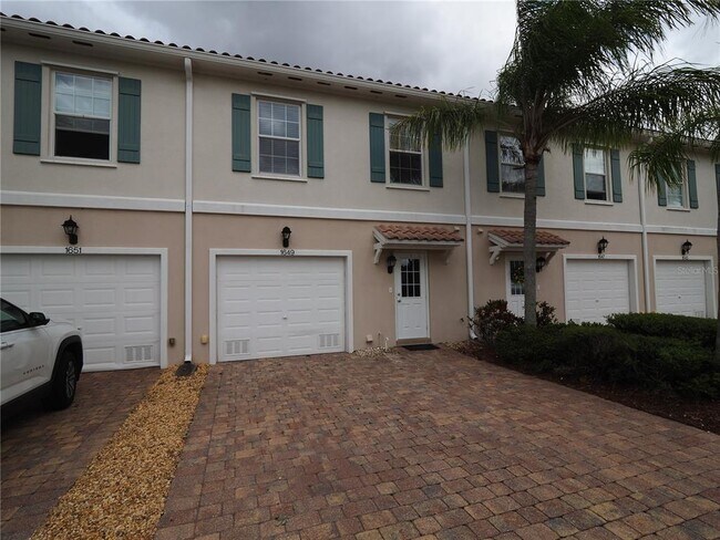 Photo - 1649 Napoli Dr W