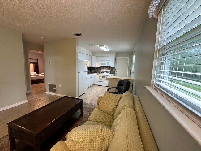 Photo - 532 Schneider Dr Unit B