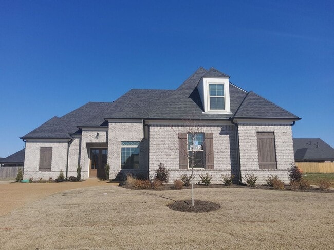 Building Photo - 35 Hillside Dr