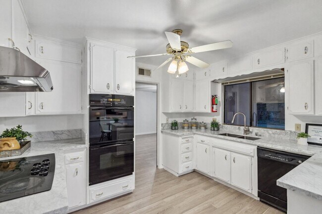 Photo - 3094 W Escalon Ave