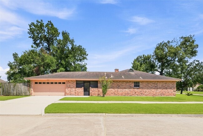 Photo - 339 Connaught Way