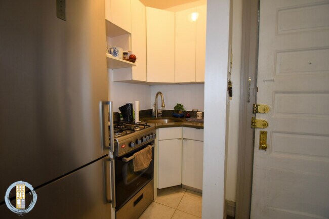 Photo - 45 W 68th St Unidad 5R