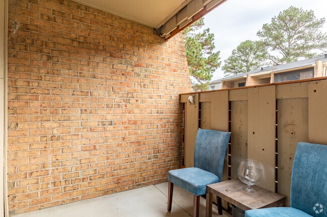 2BR, 1.5BA - 1000SF Patio