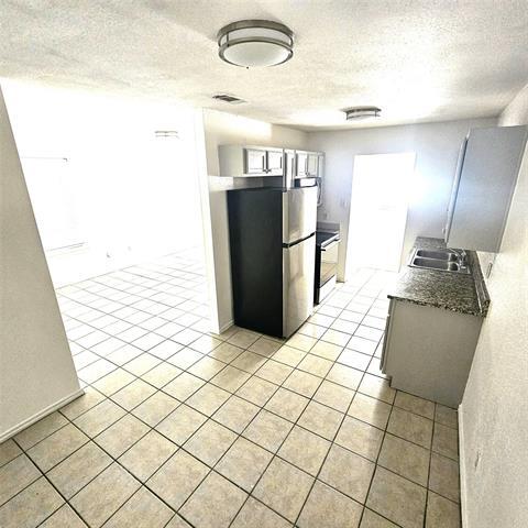 Photo - 2839 Avenue J