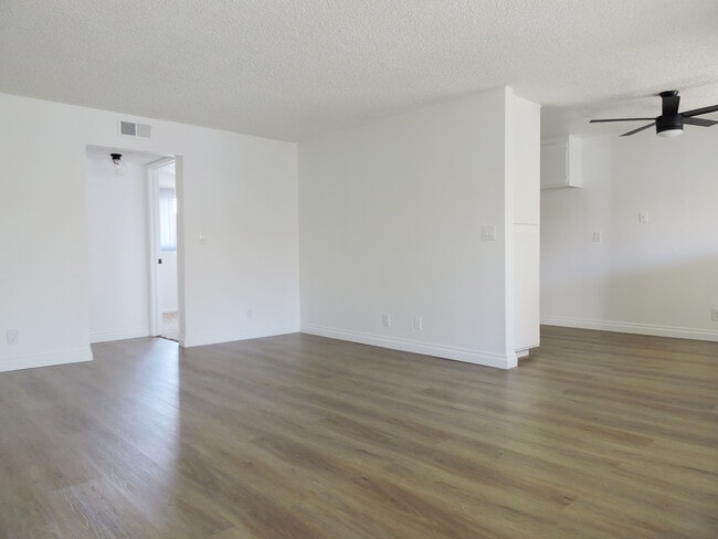 La Casa Brea Apartments