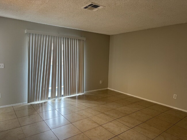 Photo - 3 Bed / 2 Bath Apartment Available in East Las Vegas Unit 16C