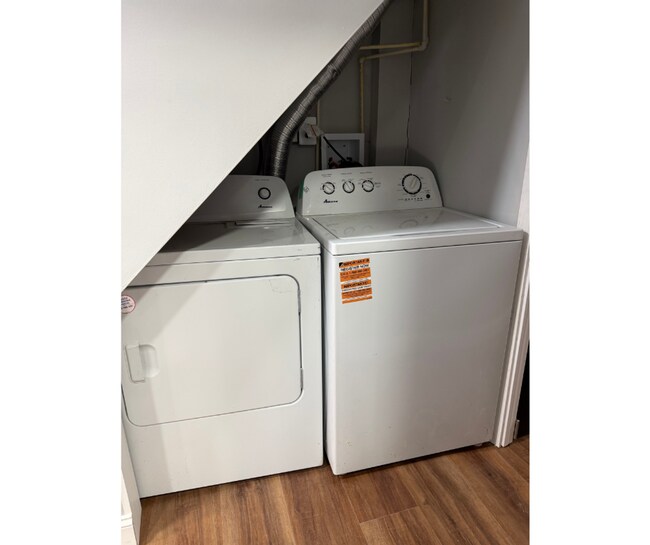 Photo - 101 Edgewood St Unit 1A AVAILABLE W/BATH $850