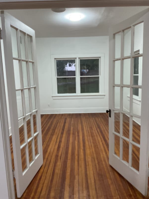 Photo - 608 Silas St