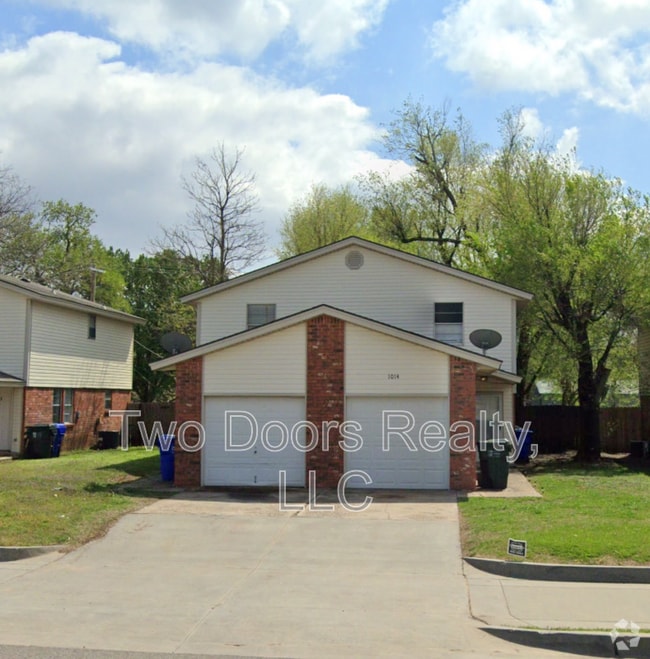 Building Photo - 1014 E Main St Rental