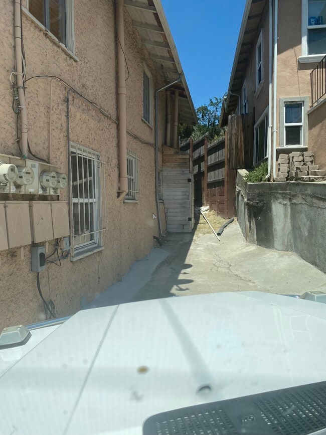 Photo - 4704 MacArthur Blvd Unit B