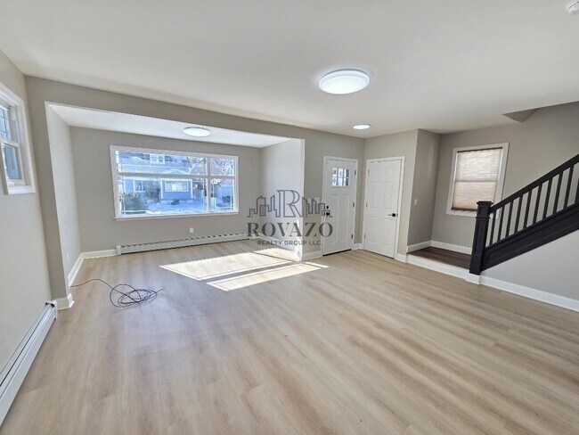 Photo - 219 Clark St