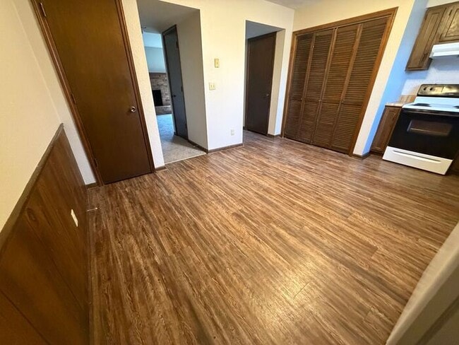 Photo - Townhome with a Bedroom Balcony Overlooking Lake Tapawingo