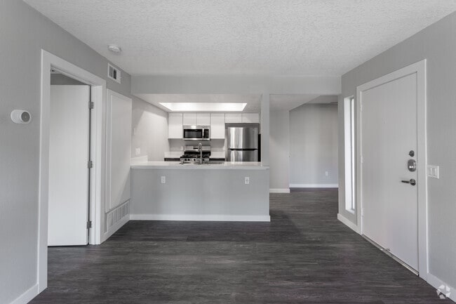 1BR, 1BA - 636 SF