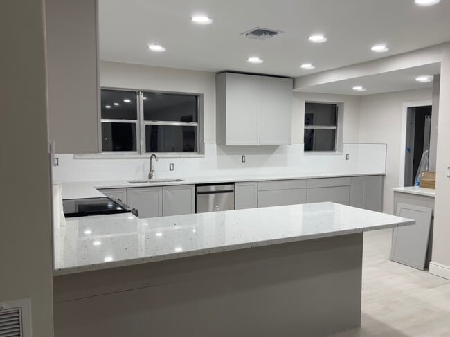 Photo - 240 NE 57th St