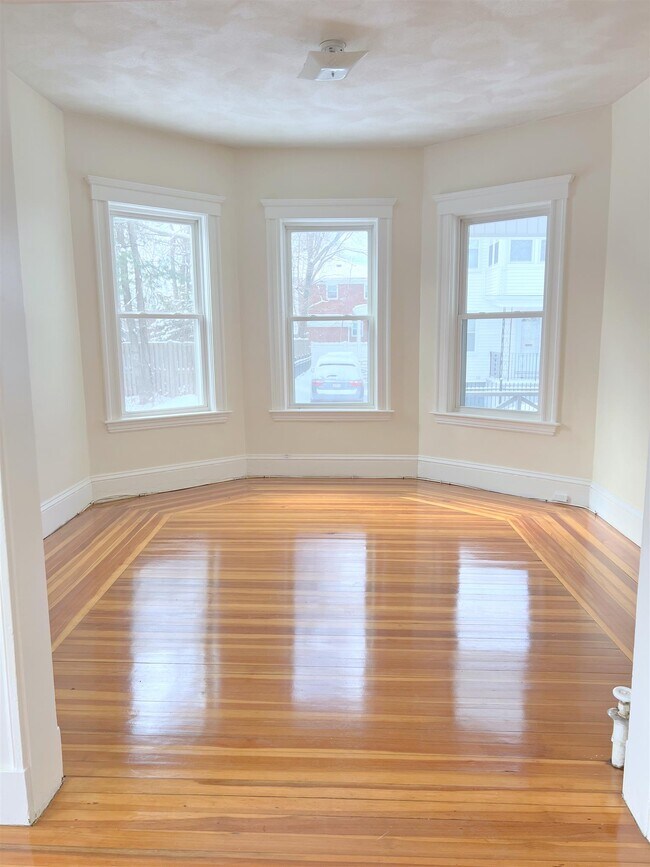 Building Photo - 44 Wilson Ave Unit 1