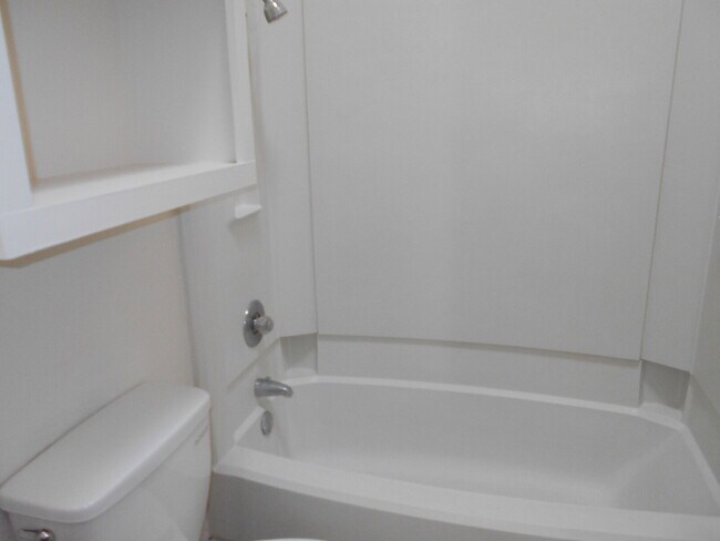 Photo - Cute 2/1 - Great area close to TTU! Unit B