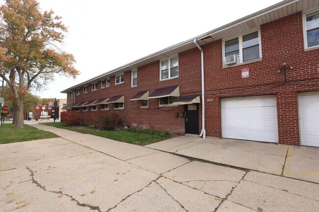 Photo - 3151 N Melvina Ave Unit 2B
