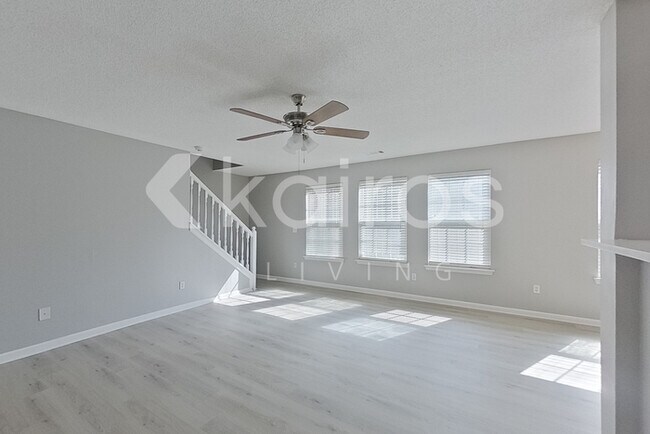 Photo - 6128 Hickory Ln Dr