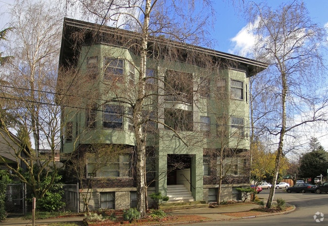 302 10th Ave. East