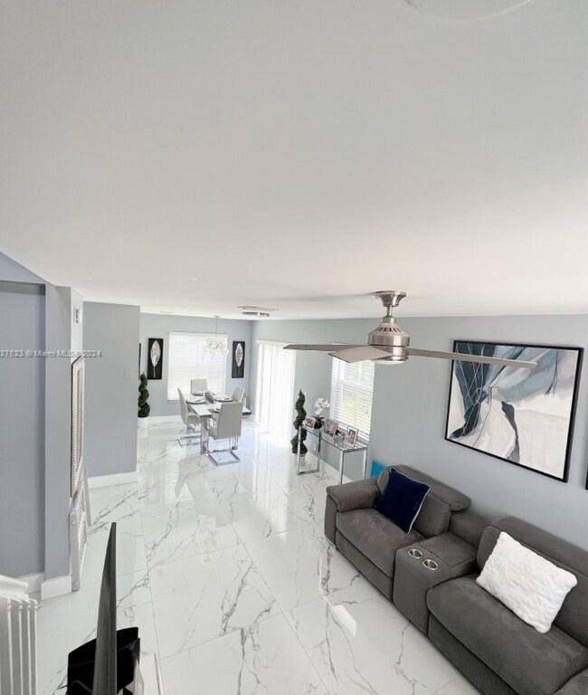 Photo - 6450 Fern St