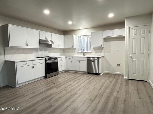 Photo - 10542 W Alvarado Rd