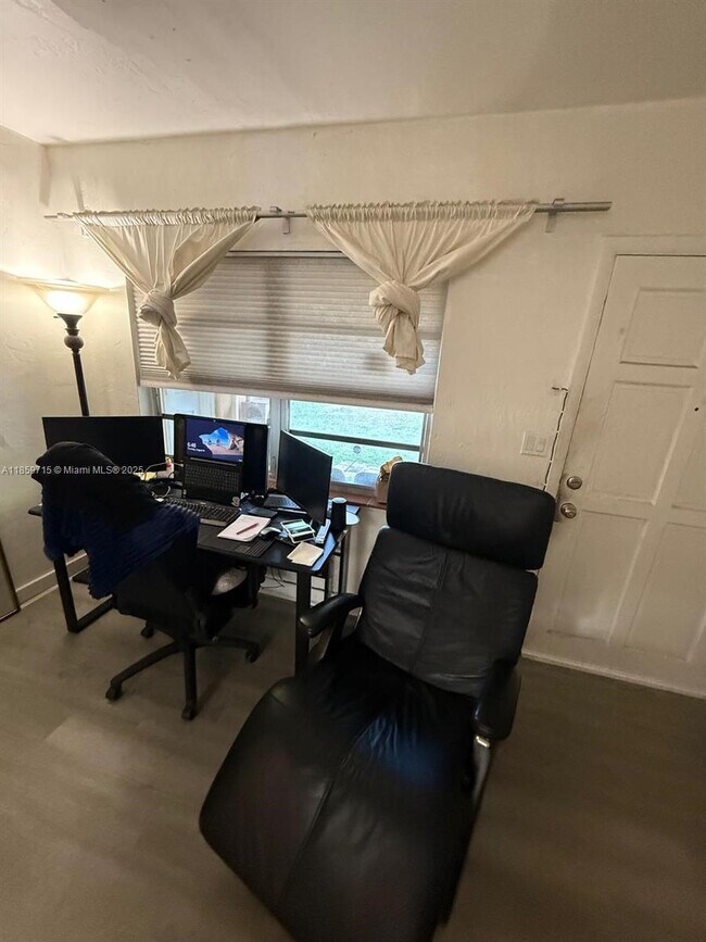 Photo - 3 bedroom in Miami Spring FL 33166