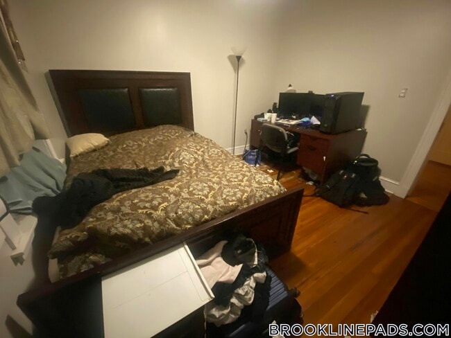 Photo - 19 Netherlands Rd Unit 1