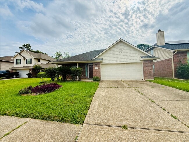 Photo - 1015 Andover Dr