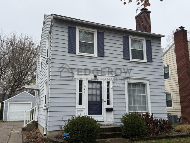 Building Photo - 844 Reynard St SE