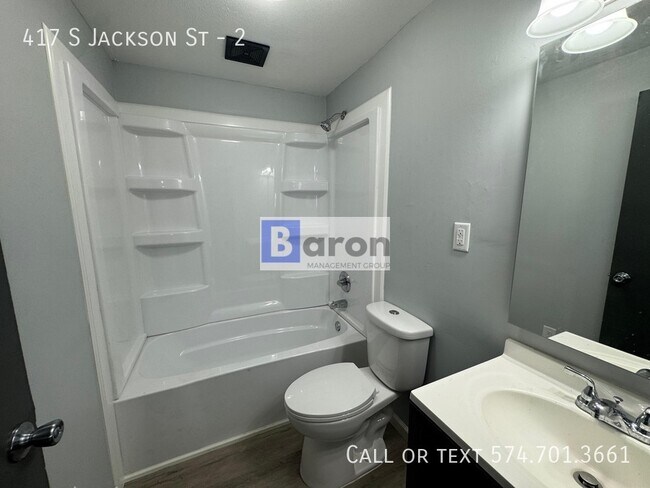 Photo - 417 S Jackson St Unidad 2