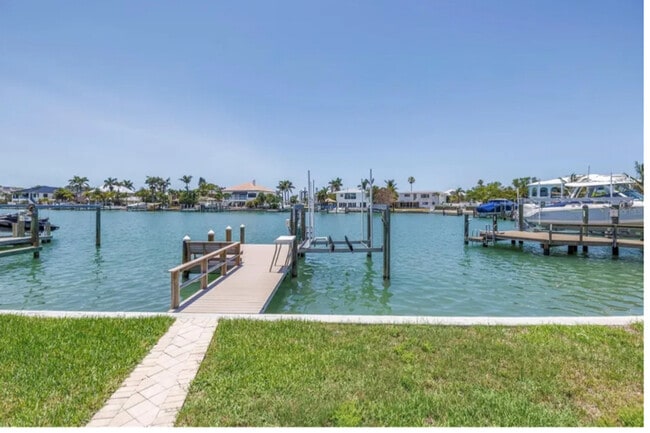 Photo - 10128 Yacht Club Dr Casa