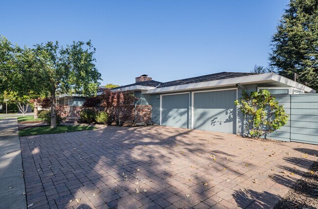 Photo - 509 Manor Dr