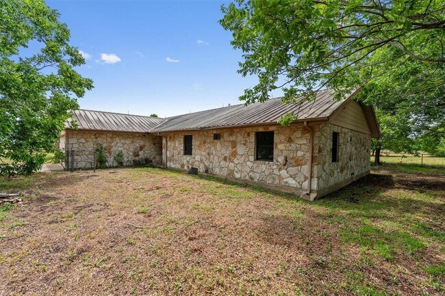 3809 Kelly Ln