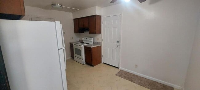 Photo - 9015 Midway Dr